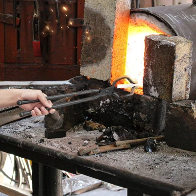 VEVOR Blacksmith Tongs, 18” 4 PCS, V-Bit Bolt Tongs, Wolf Jaw Tongs, Z V-Bit Tongs And Gripping Tongs, Carbon Steel Forge Tongs With A3 Steel Rivets 1 VEVOR Blacksmith Tongs, 18” 4 PCS, V-Bit Bolt Tongs, Wolf Jaw Tongs, Z V-Bit Tongs And Gripping Tongs, Carbon Steel Forge Tongs With A3 Steel Rivets